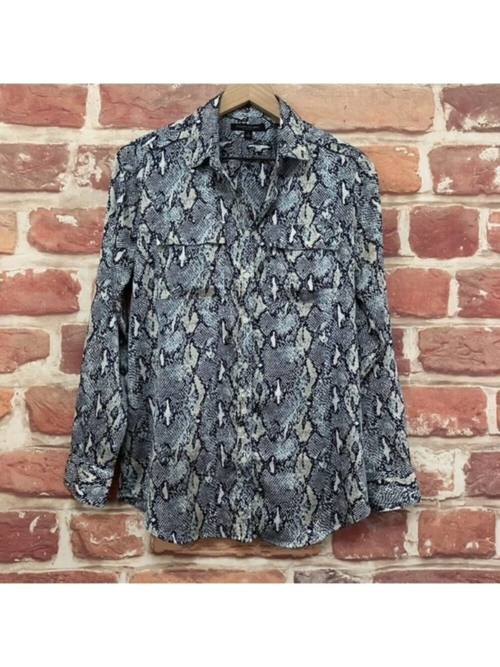 Banana Republic Dillon Shirt Women's Small Dark Blue Multicolor Snakeskin Blouse